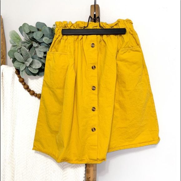 Sadie & Love Dresses & Skirts - Sadie & Love Yellow Mustard Button Down Skirt w/ Pockets
